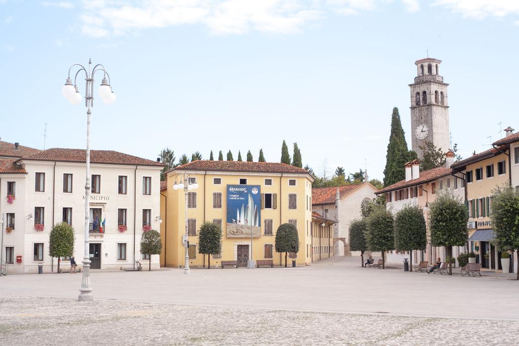 Albergo Montenegro Maniago Exterior foto