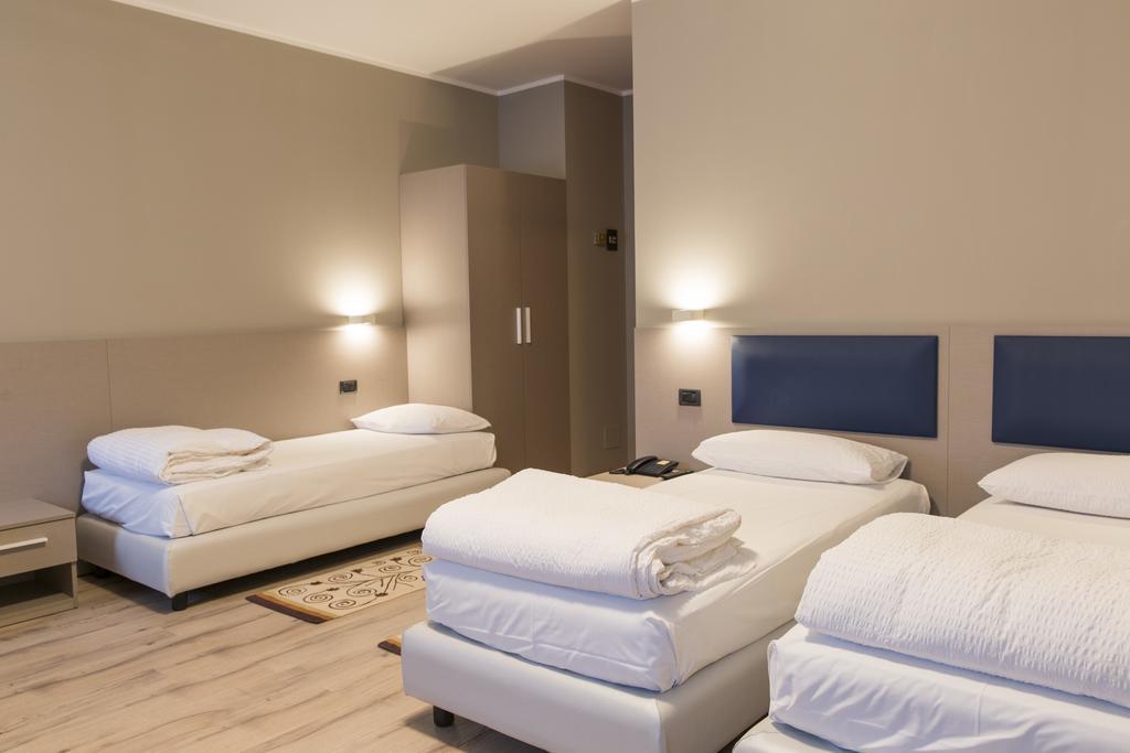 Albergo Montenegro Maniago Exterior foto